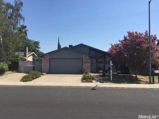 1062 Summit Way, Manteca, CA 95336-3817