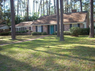 1407 Dean Dr, Waycross, GA 31501-4210