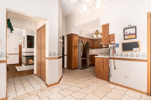 15806 Farm Hill Dr, Orland Park, IL 60462-7776