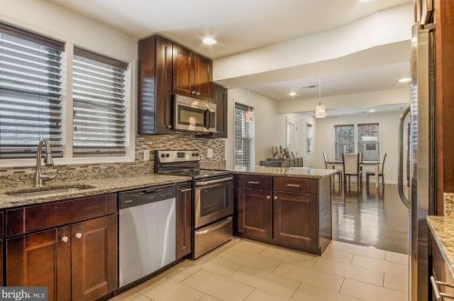 704 Orange Dr, Silver Spring, MD 20901-1001