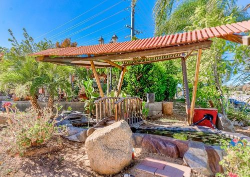 4890 Crest Ave, Riverside CA  92503-2942 exterior