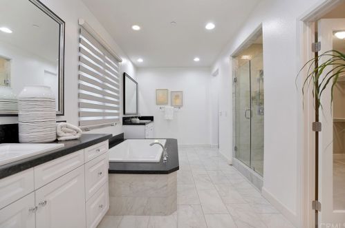 121 Long Fence, Irvine CA  92602-1807 exterior
