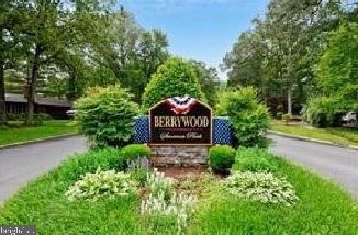 176 Berrywood Dr, Severna Park MD 21146-2033 exterior
