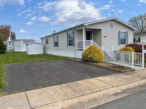 139 Starling Pl, East Freehold, NJ 07728-3418