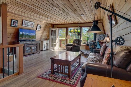 10156 Olympic Blvd, Truckee CA  96161-1743 exterior