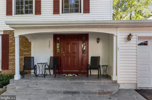 8287 Morning Dew Ct, Springfield VA  22153-3812 exterior