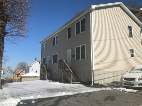 96 Evergreen St, Providence, RI 02906-1902