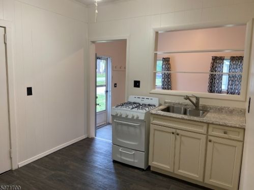 3 Greenhut Ave, Dover NJ  07869-3461 exterior