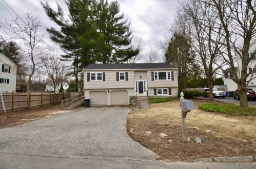 33 Brinton Dr, Nashua, NH 03064-1274