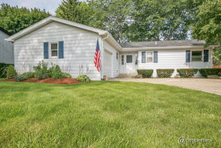 531 Brown St, Lake Barrington, IL 60084