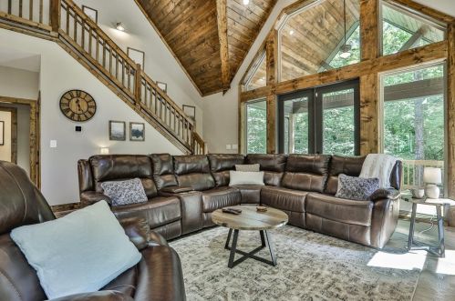 242 Joliet Dr, Ellijay, GA 30540-6323