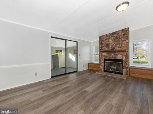 27 Bluegill Dr, Harpers Ferry WV  25425-2507 exterior