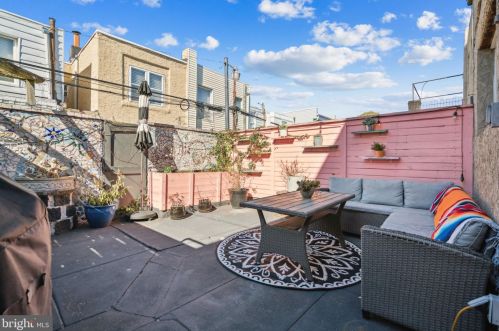 1818 12 St, Philadelphia PA 19122-0018 exterior