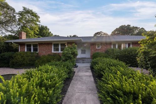 19 Happy Valley Rd, Westerly, RI 02891-3517