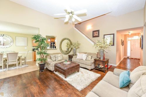 1382 Buckingham Dr, Hampton, GA 30228-3281