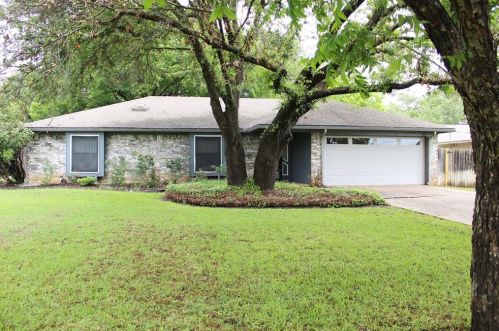 410 Granada Calle Ct, Granbury, TX 76049-1476