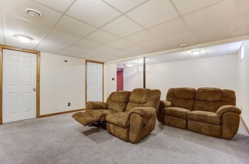 6205 Harvest St, Springfield OH  45502-7536 exterior