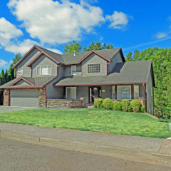 208 14th Ave, Battle Ground, WA 98604-4615