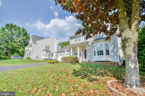 14915 Grassy Knoll Ct, Woodbridge, VA 22193-6005