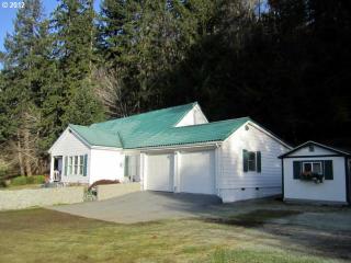 10856 Mapleton Rd, Mapleton, OR 97453-9603
