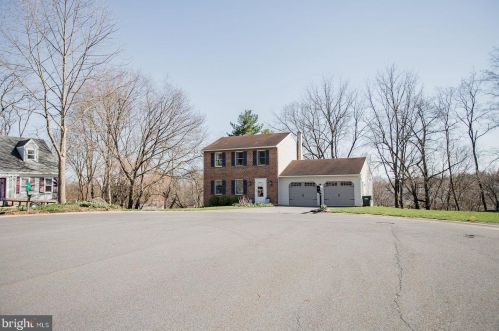 2 Grebill Ct, Ephrata, PA 17522-9434