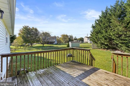 16917 Hampshire Dr, Williamsport MD  21795-3180 exterior