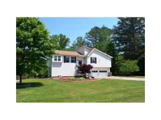976 Malibu Dr, Marietta, GA 30066-2836