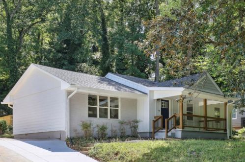 2310 Beecher Cir, Atlanta GA  30311-2506 exterior