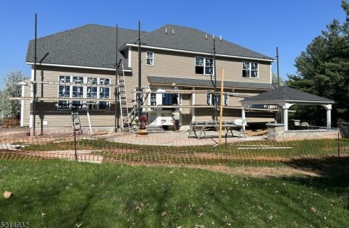 8 Hodge Dr, Bridgewater, NJ 08807-2314