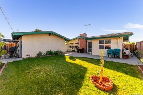 1325 Sandalwood Ave, Anaheim CA  92805-1642 exterior