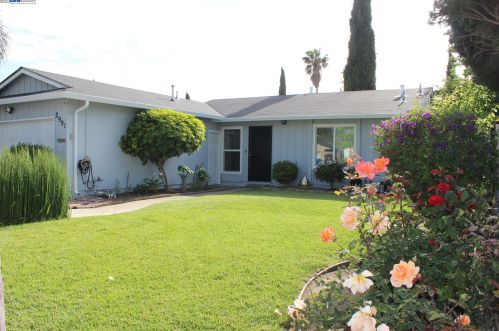 2991 Bradbury Dr, San Jose, CA 95122-1513