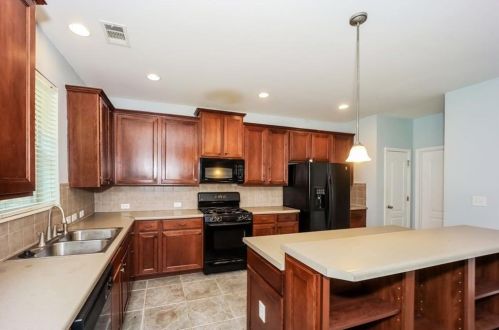 5634 Jamerson Dr, Atlanta GA  30349-1709 exterior