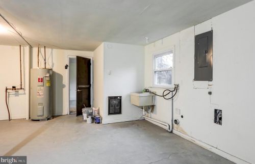 536 Friendship Ave, Lancaster PA  17601-4416 exterior