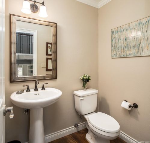 7076 Niagara Ct, Englewood CO 80112-1011 exterior