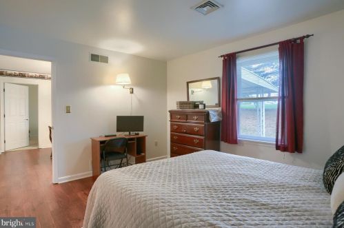 11 Mel Ron Ct, Carlisle PA  17015-8406 exterior