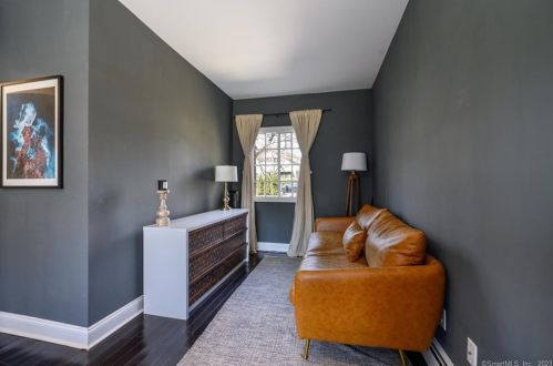 4 Jarvis St, Norwalk CT  06851-2824 exterior