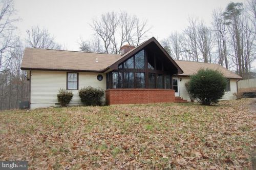 6217 Waterford Rd, Rixeyville, VA 22737-1953