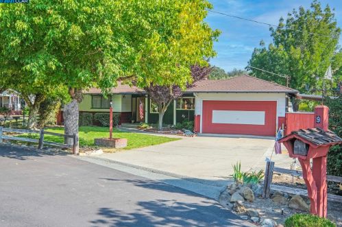 9 Hayward Ct, Pacheco, CA 94553-4433