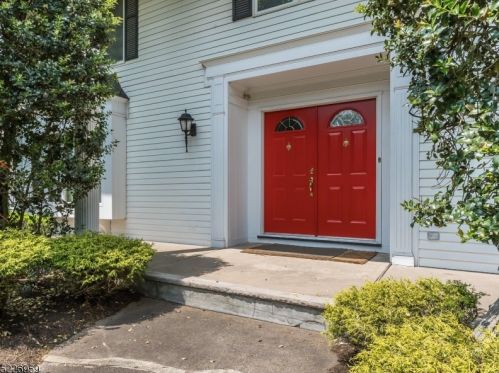 27 Battle Ridge Trl, Paterson, NJ 07512-1621