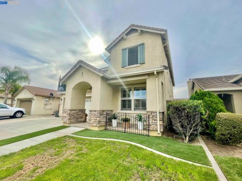 1250 Laurel Park Cir, Manteca, CA 95337-8322