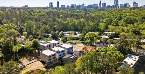 4007 Haverhill Dr, Atlanta GA  30342-3881 exterior