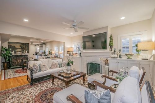 1704 Virginia Pl, Fort Worth TX  76107-2434 exterior