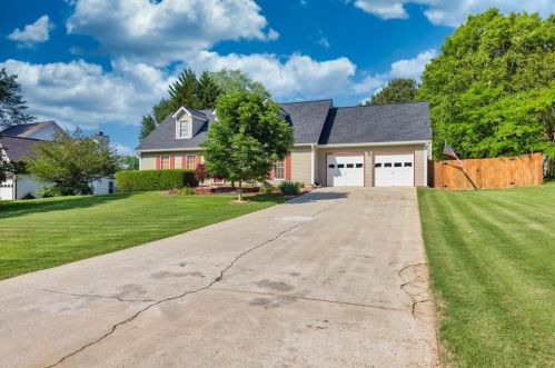 2767 Lake Vista Dr, Buford, GA 30519-6729