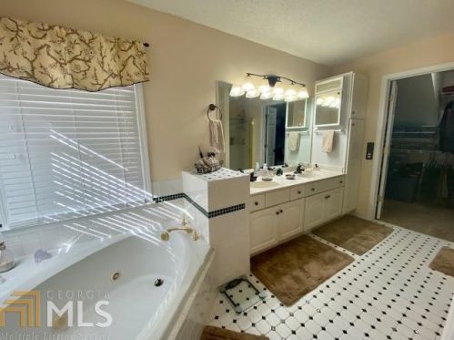 5300 Starboard Ct, Conyers GA  30094-4743 exterior