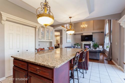 1414 Glenside Dr, Lemont IL  60490-5446 exterior