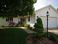 306 Wedgewood Ct, Circleville OH  43113-1467 exterior