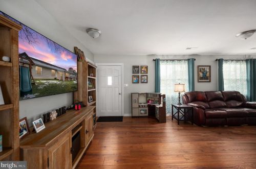 408 Brooks Dr, Fredericksburg, VA 22408-2938