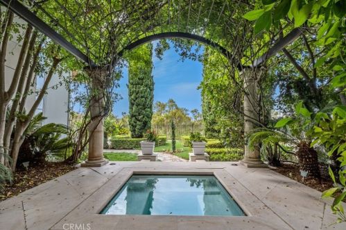 1 Charlotte, Irvine CA  92603-3448 exterior