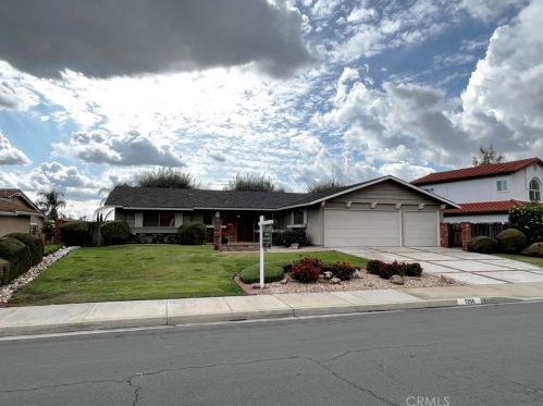 1266 Oak Mesa Dr, La Verne, CA 91750-1517