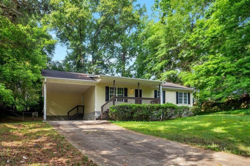 74 Cathy Ln, Hiram, GA 30141-4952